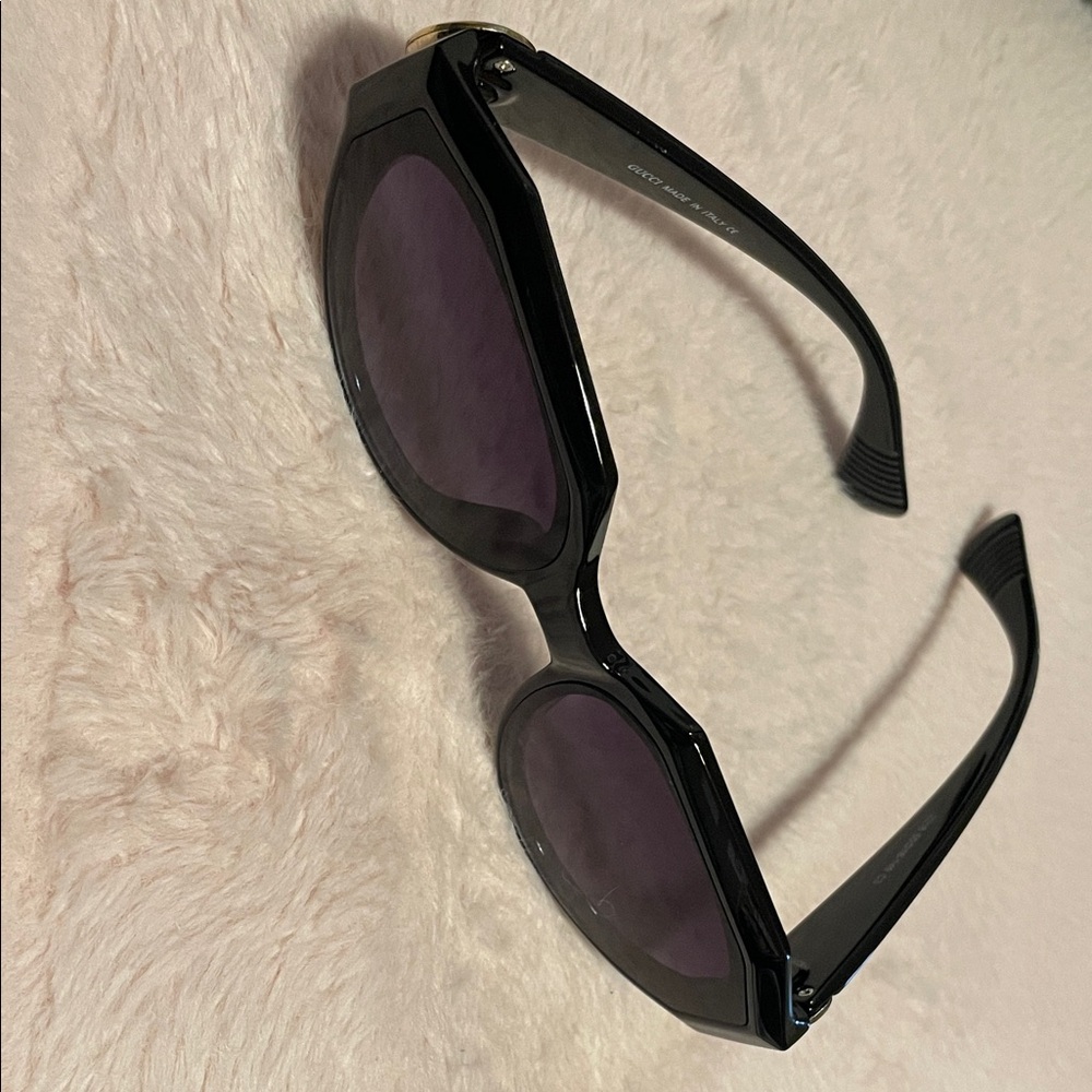 Gucci Black Frame Sunglasses with Dark Purple Lenses - Picture 5 of 11
